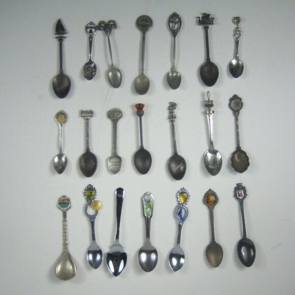 Vintage Collectible Souvenir Spoon Set Of 21 - Picture 1 of 16